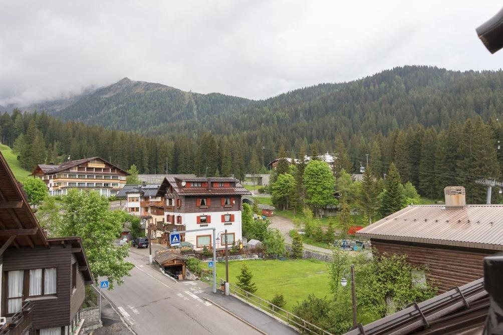 Deliziosa Mansarda Ai Piedi Della Pista 3Tre Apartment Madonna di Campiglio Bagian luar foto